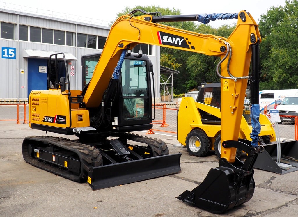minikoparek-sany75c-s-kovshom Миниэкскаватор sany75c с ковшом