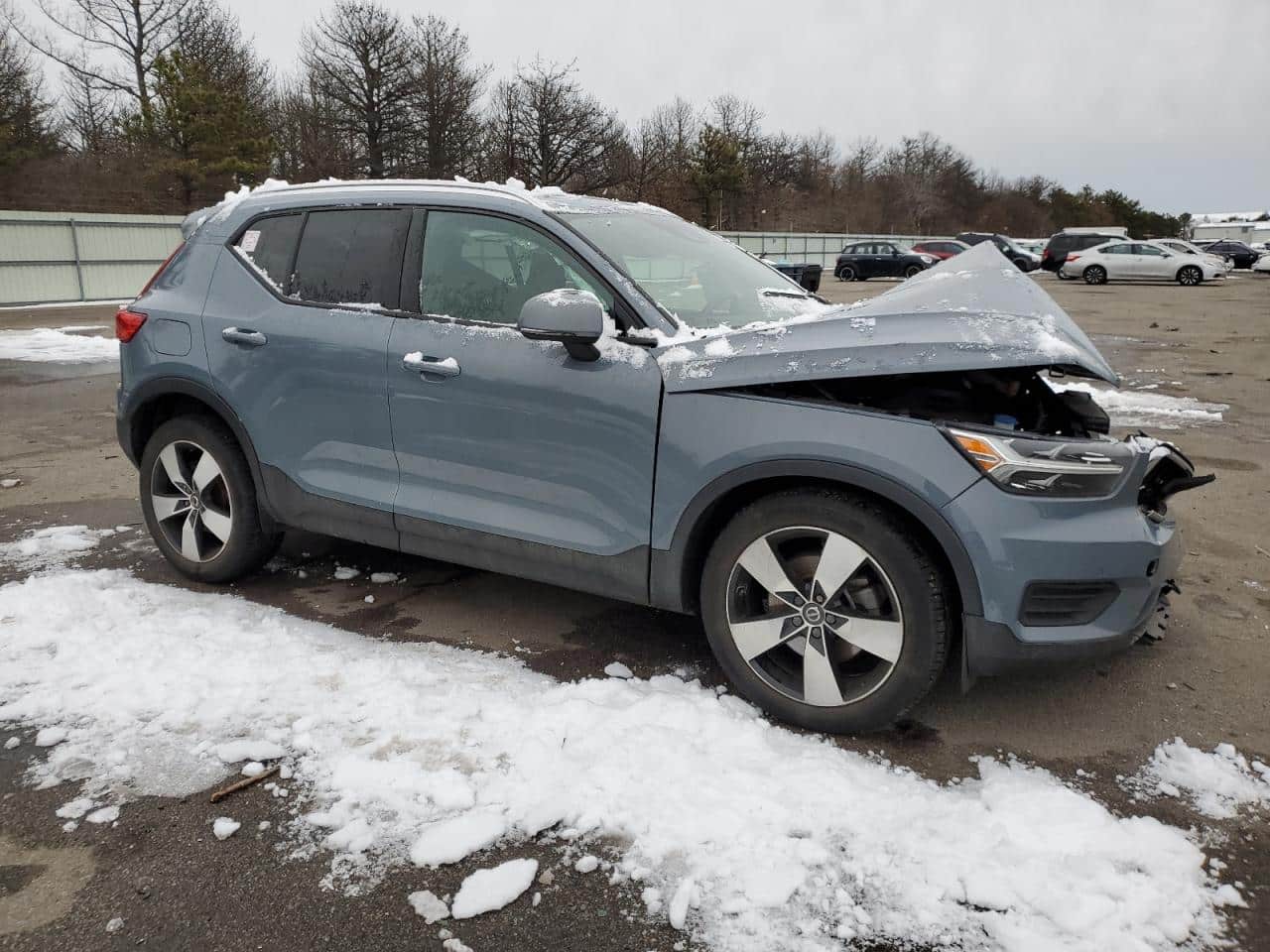 2020 VOLVO XC40