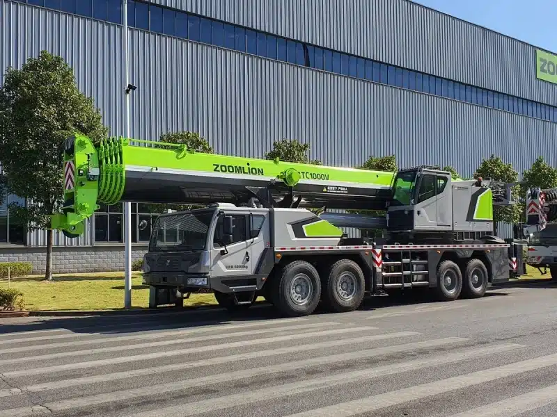 cmUWm567pzgbZIYGOyagLScBk0o32J-metaWlRDMTAwMFYuanBn--webp Аренда автокрана Zoomlion ZTC 1000V 100 тонн в Минске — автокран 100т для подъёма грузов